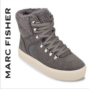 NWT Marc Fisher Daire Sneaker